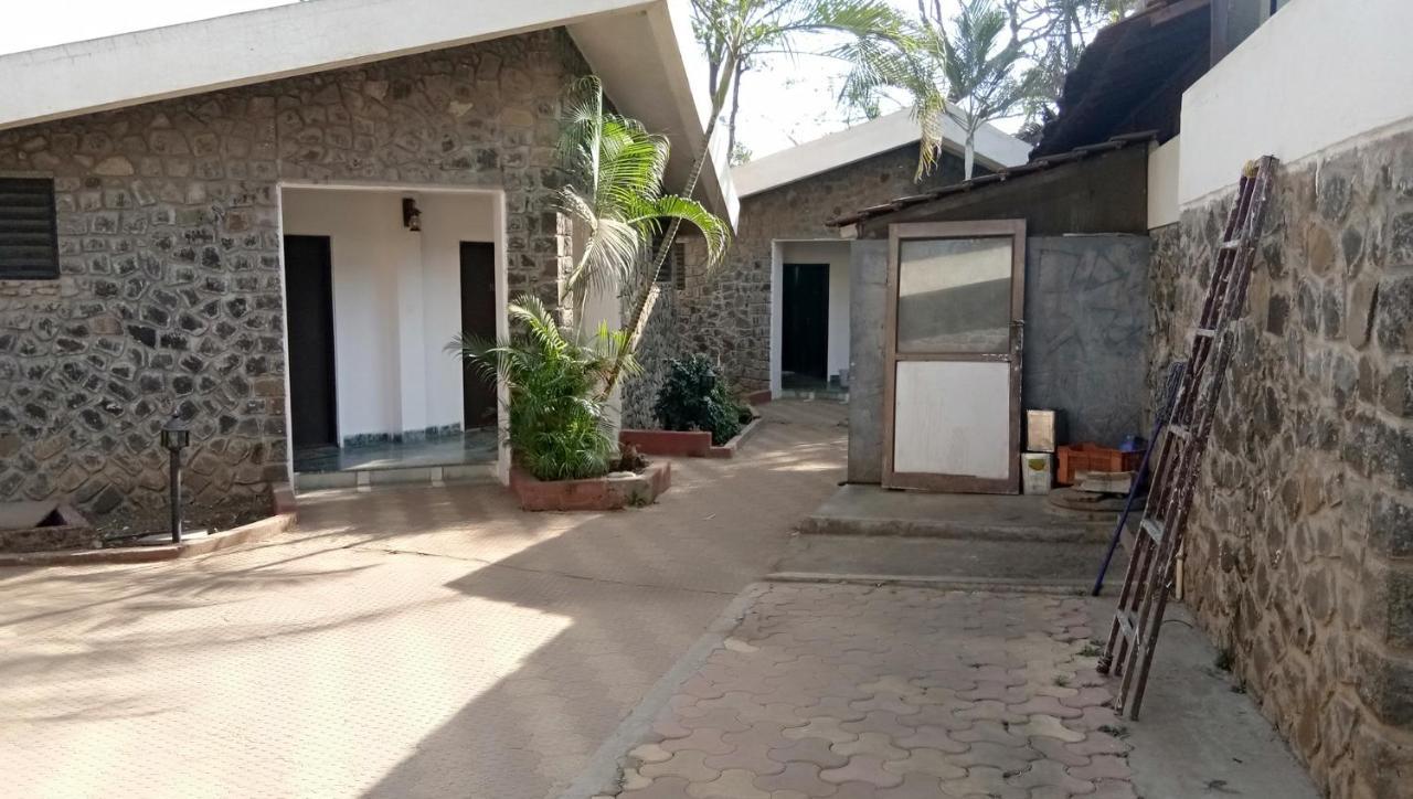 Caves County Resort Malegaon Extérieur photo