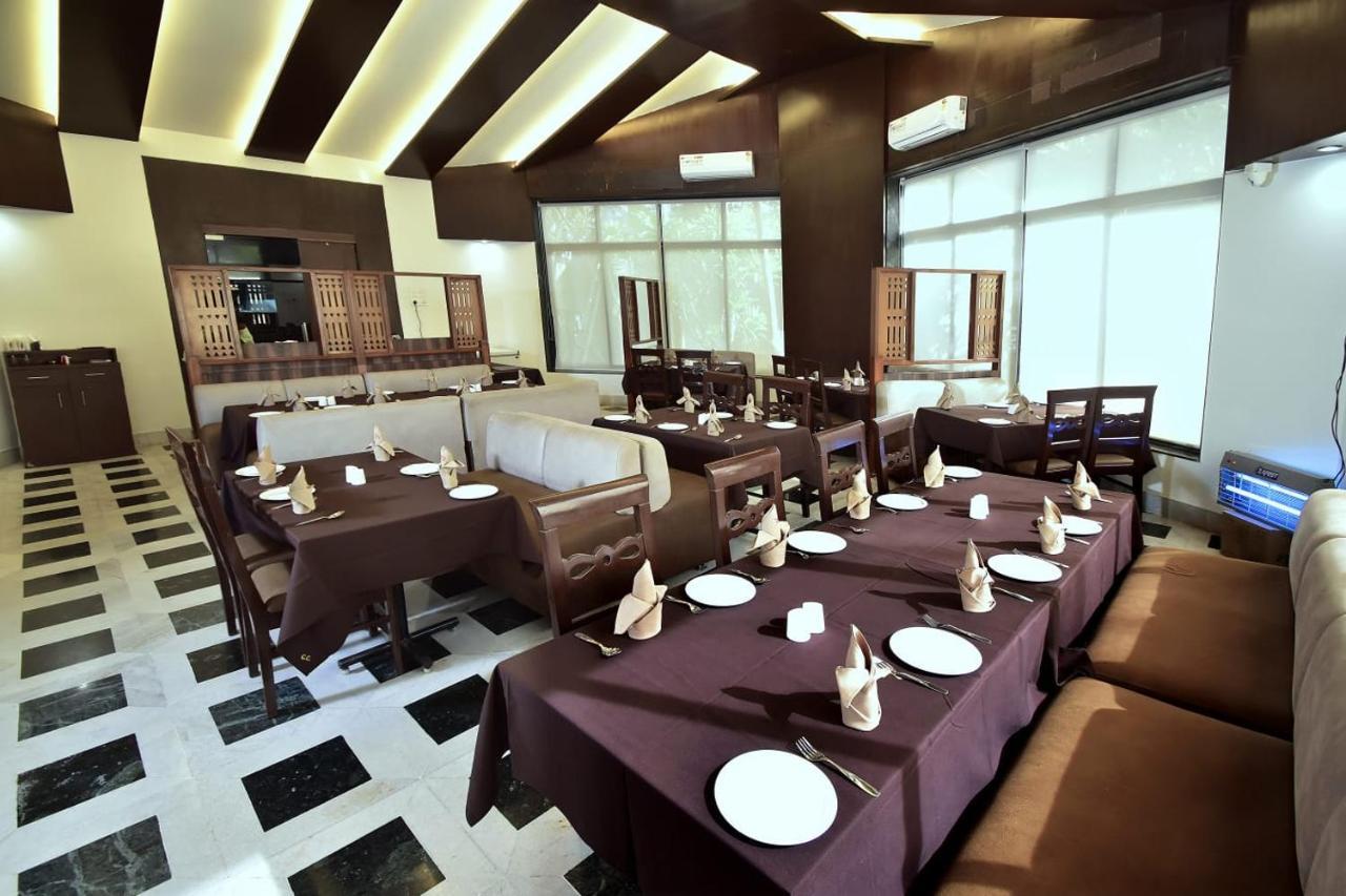 Caves County Resort Malegaon Extérieur photo