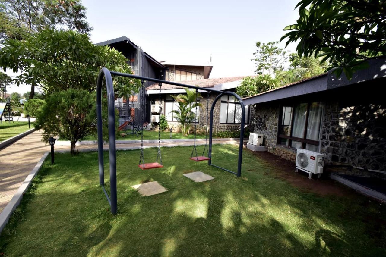 Caves County Resort Malegaon Extérieur photo