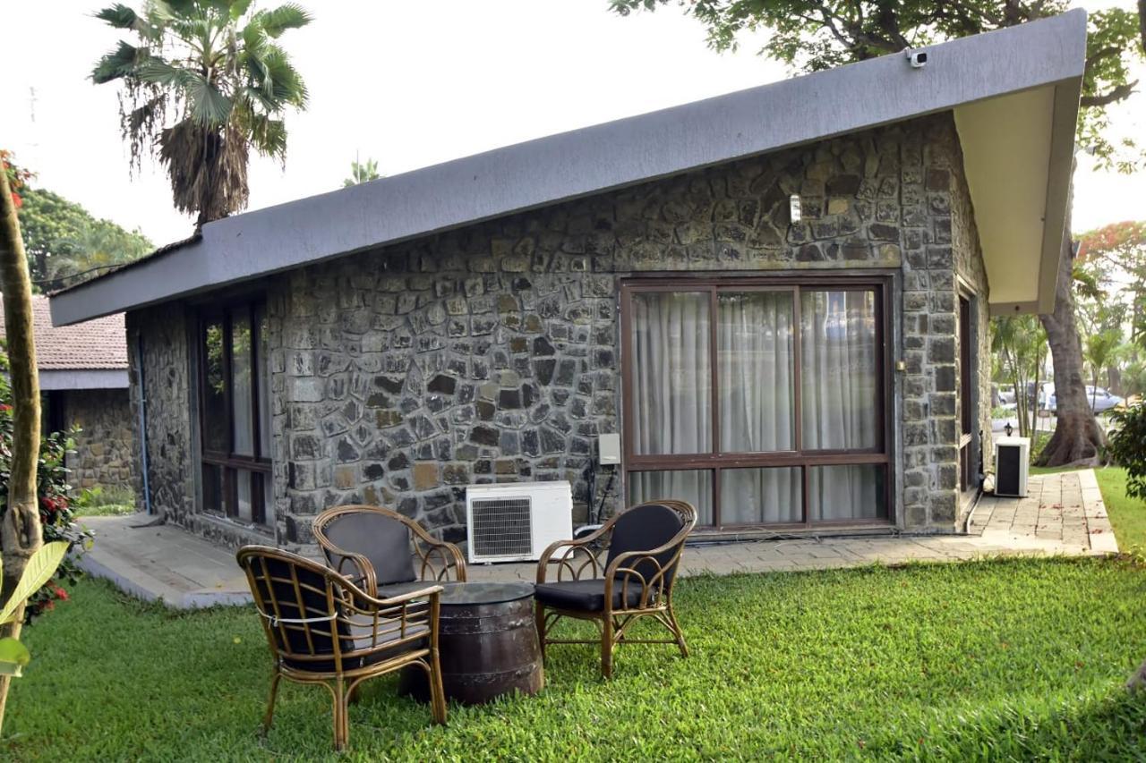 Caves County Resort Malegaon Extérieur photo