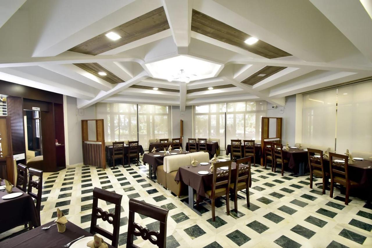 Caves County Resort Malegaon Extérieur photo